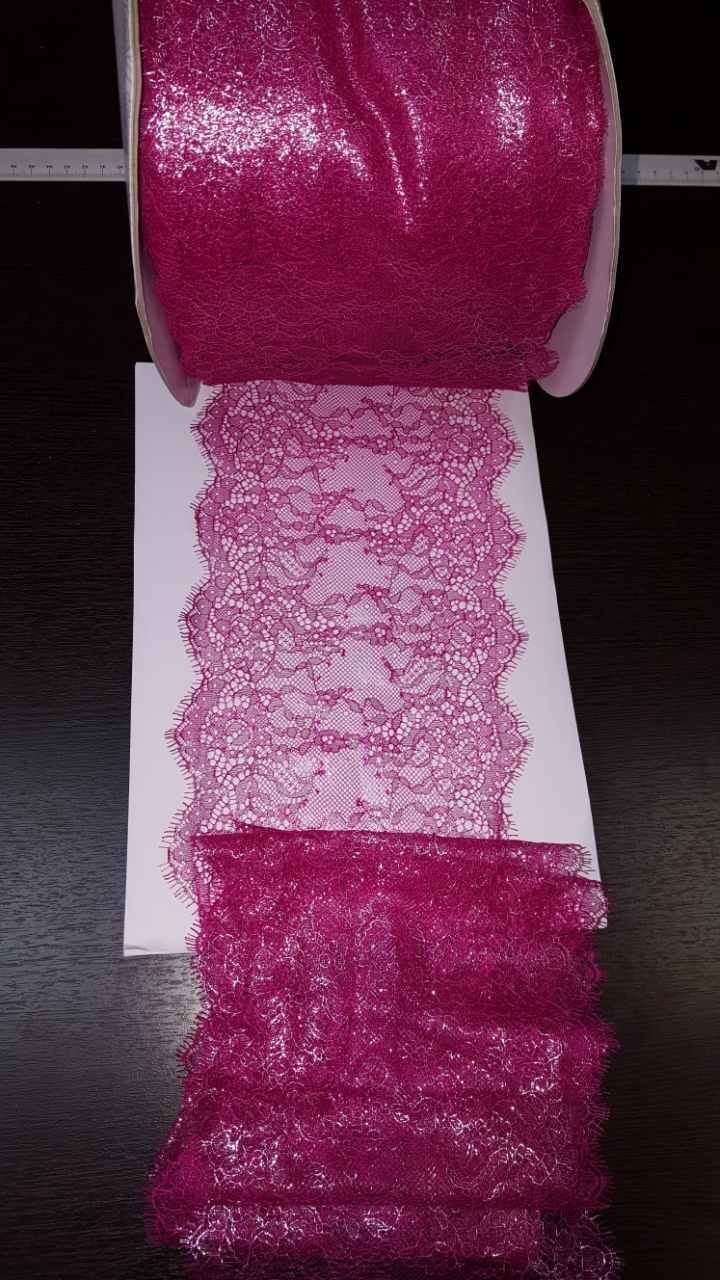 Chantilly lace Y-40 raspberry with coating (17 x 145)