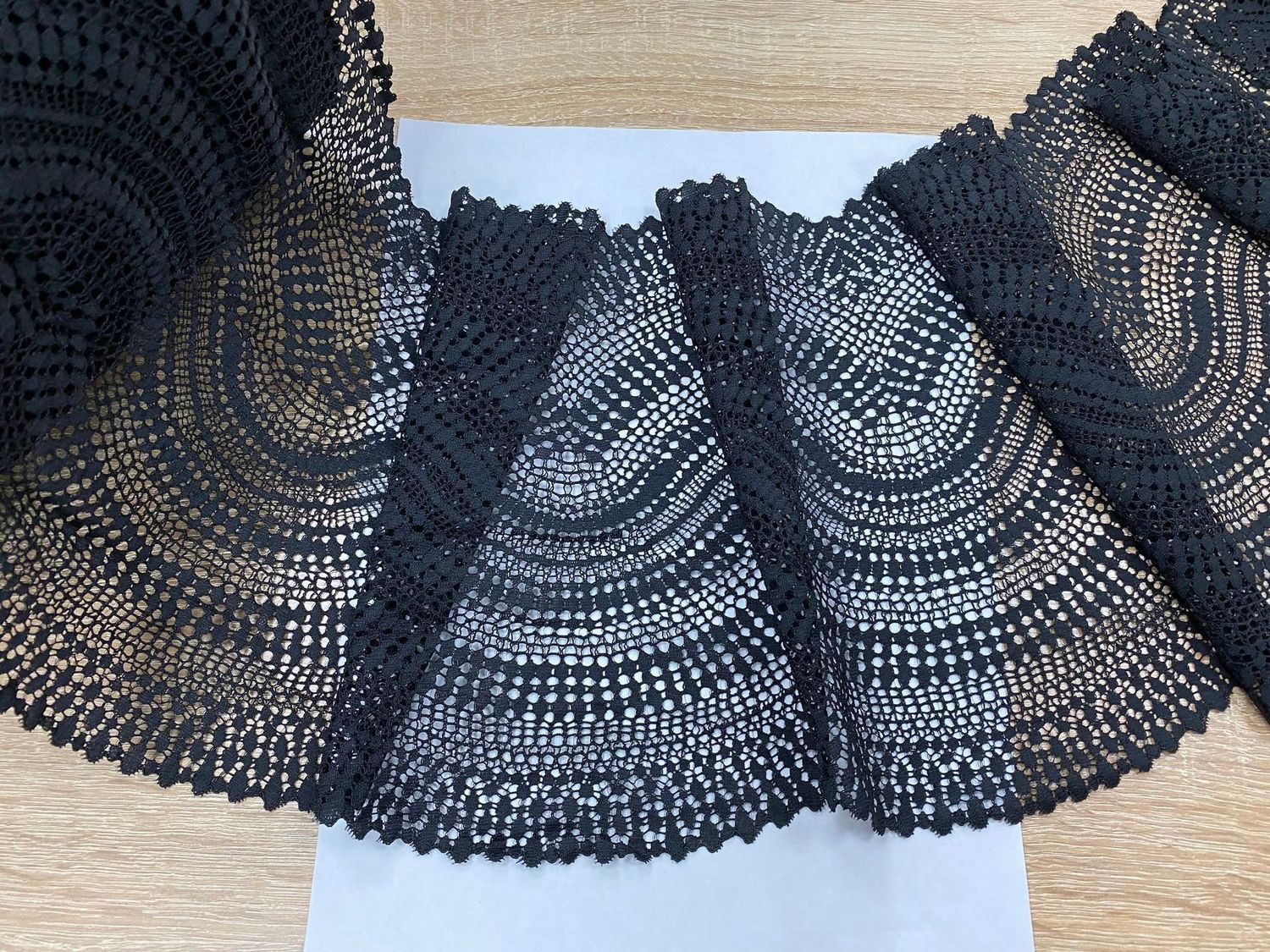 Elastic lace black 22cm