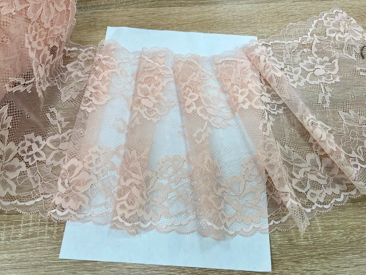 Elastic lace E2261 soft rose