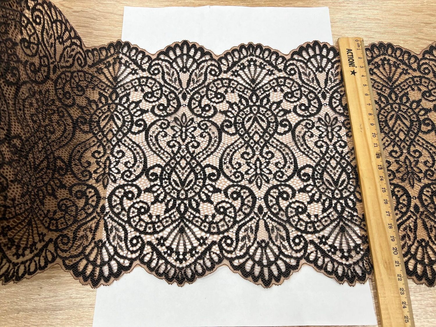 Elastic lace E4756 nude/graphite