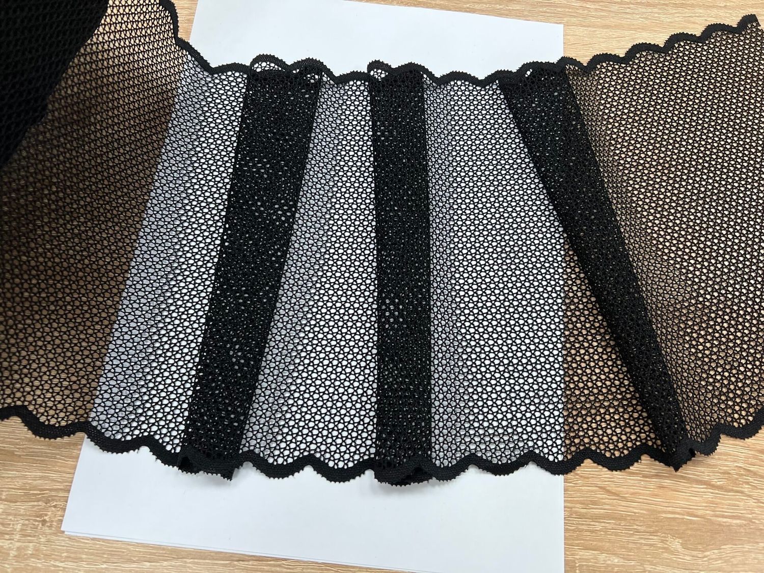 Elastic lace E3670 black (lace large cell new)
