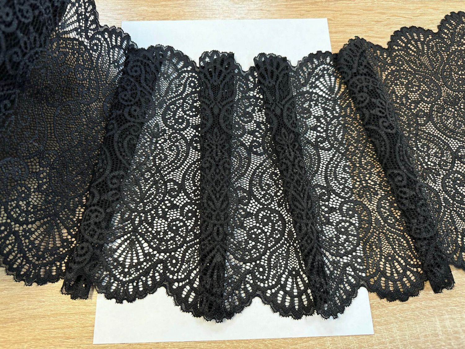 Elastic lace black 24cm