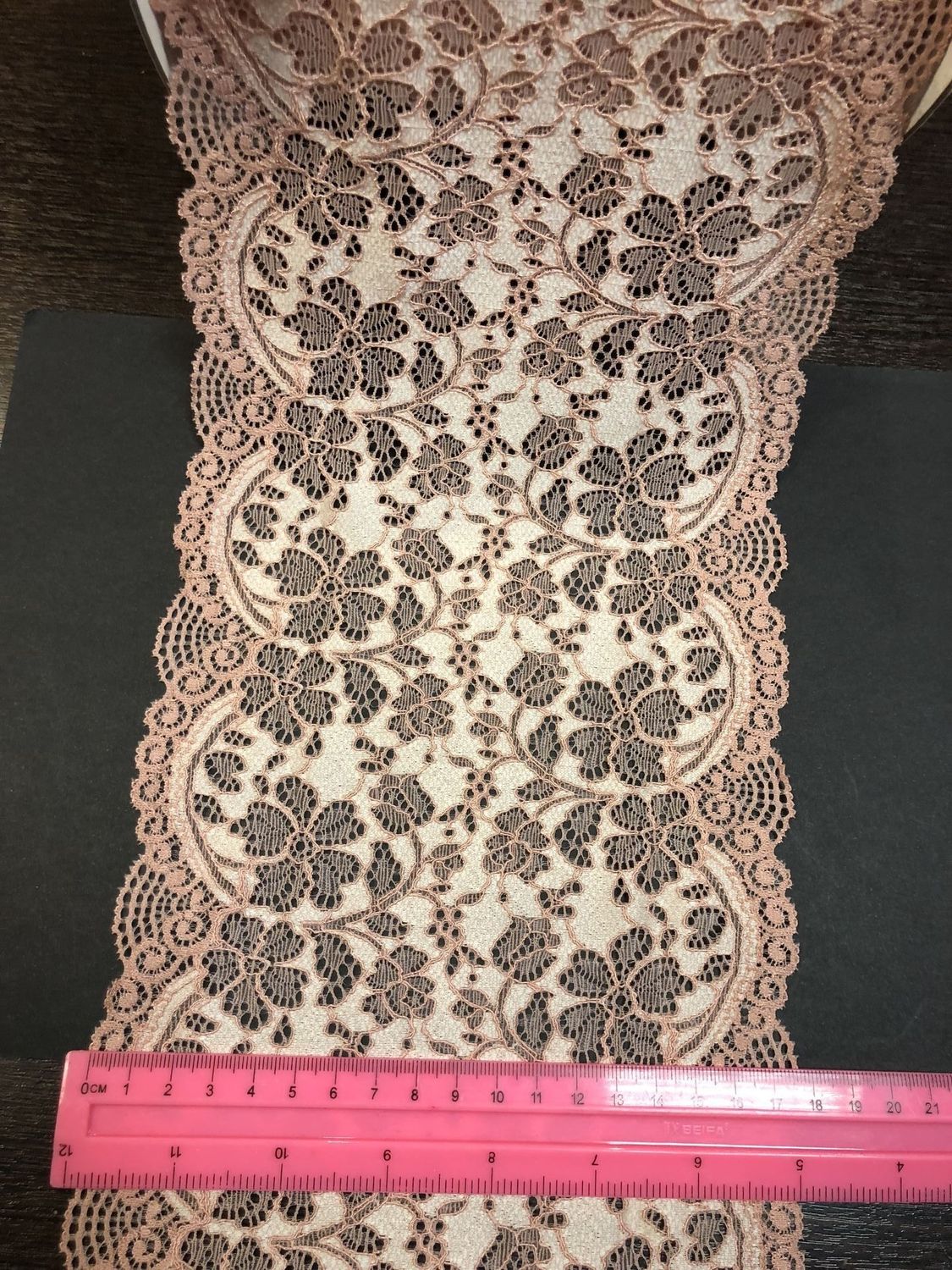 Elastic lace soft rose 18cm