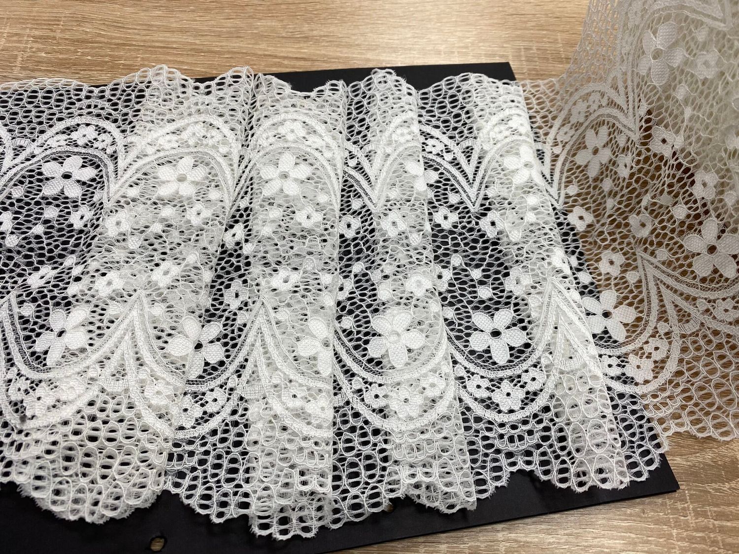 Elastic lace ecru 17cm
