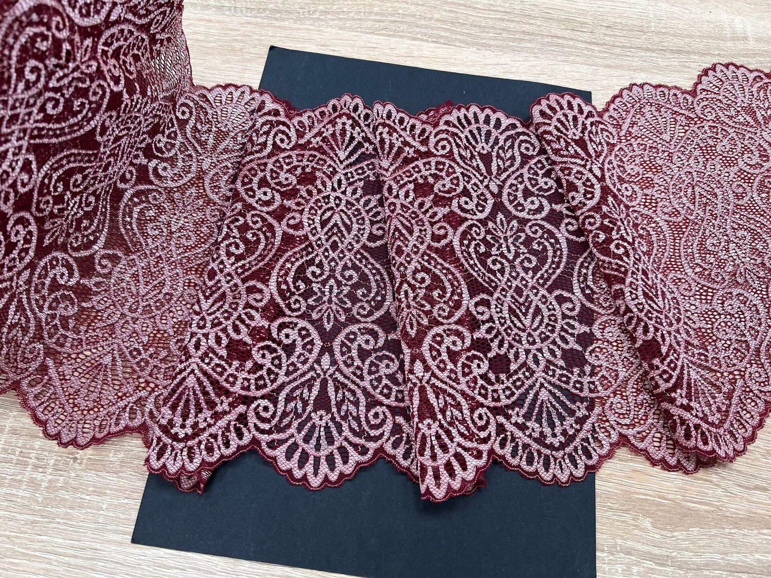 Elastic lace E4756 bordeaux/light.pink