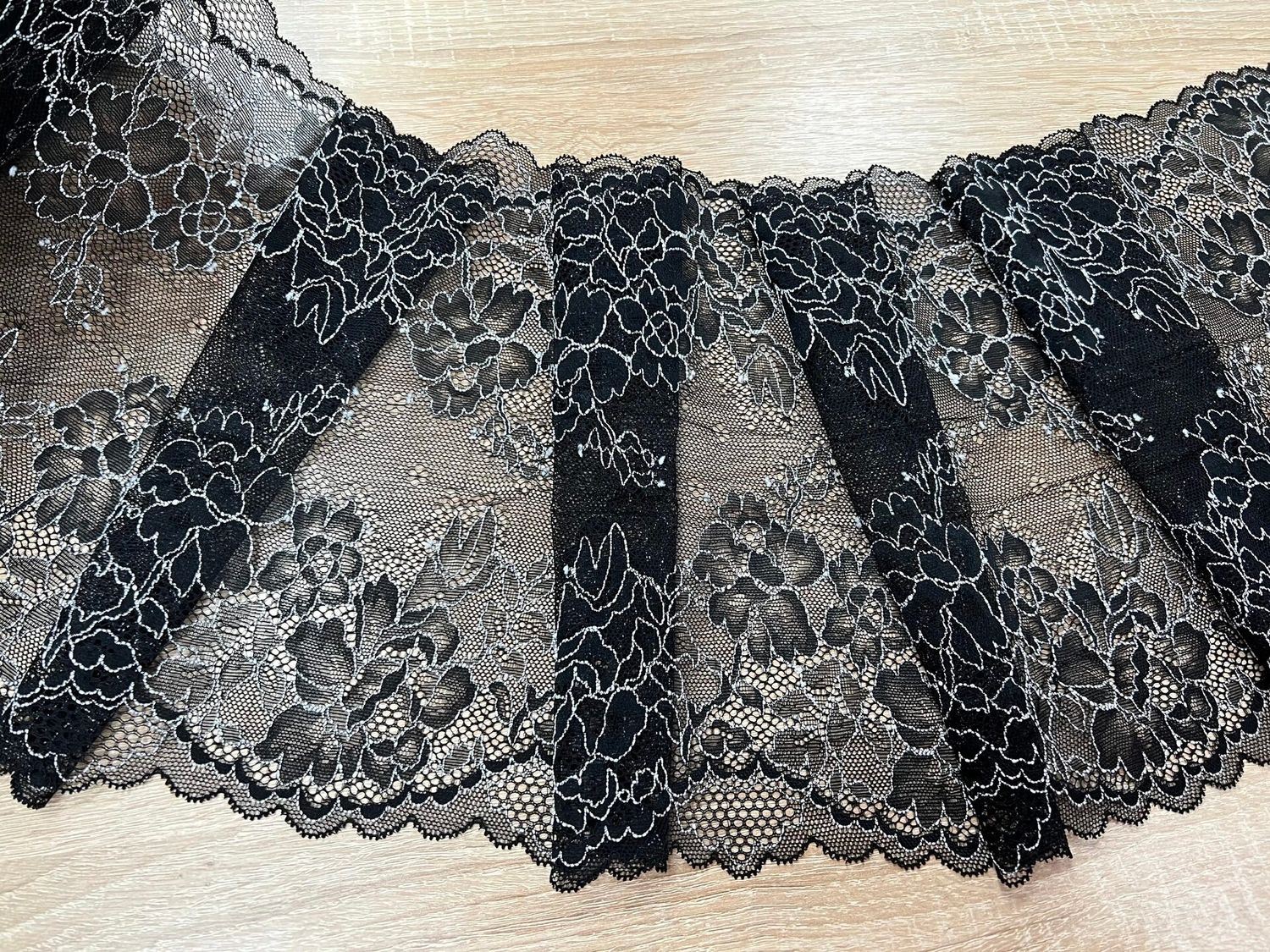 Elastic lace black/white 25cm