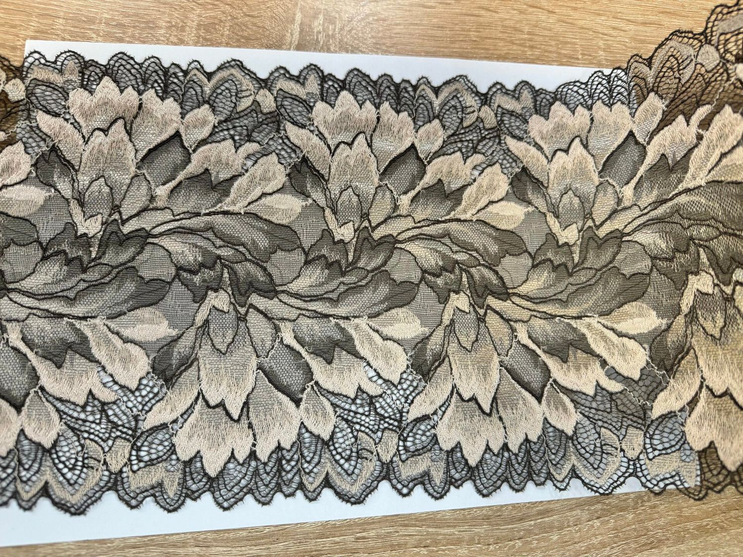 Elastic lace E4313-2 brown-grey/cream