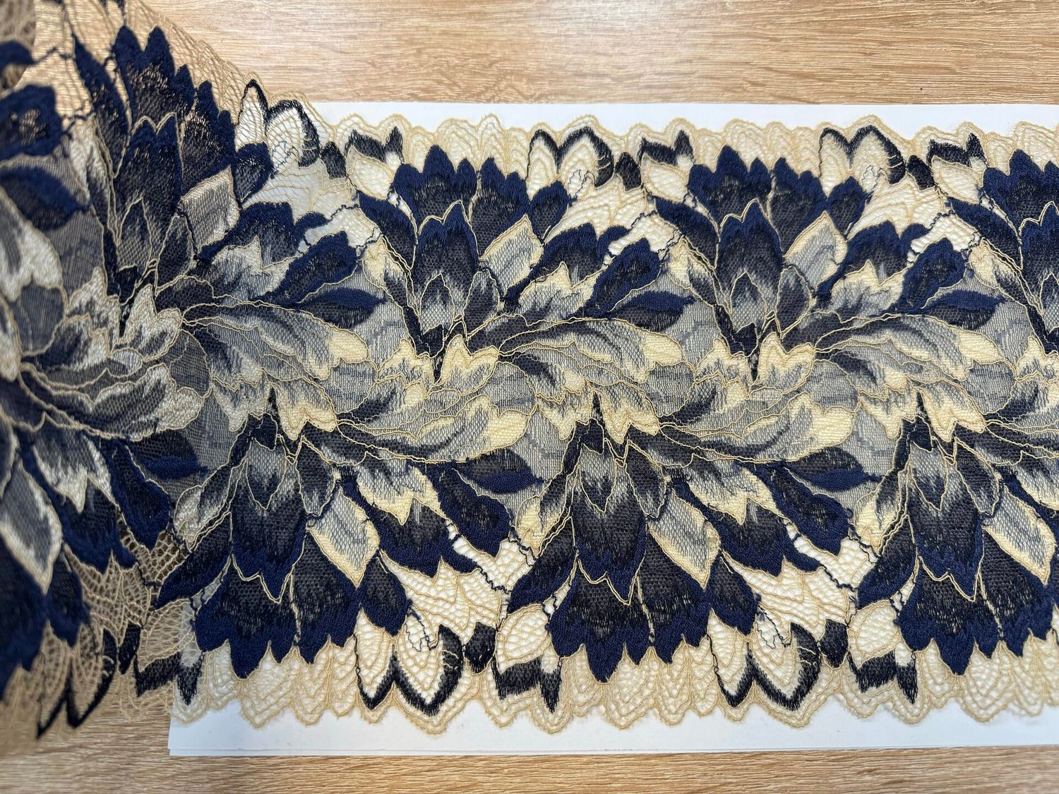 Elastic lace E4313-2 beige/blue