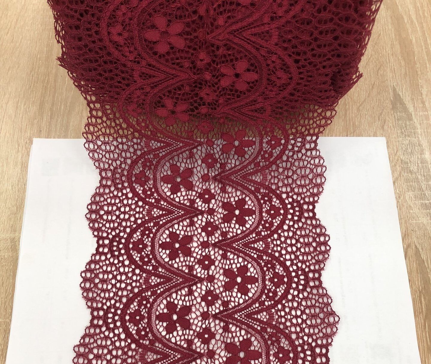 Elastic lace bordeaux 19cm