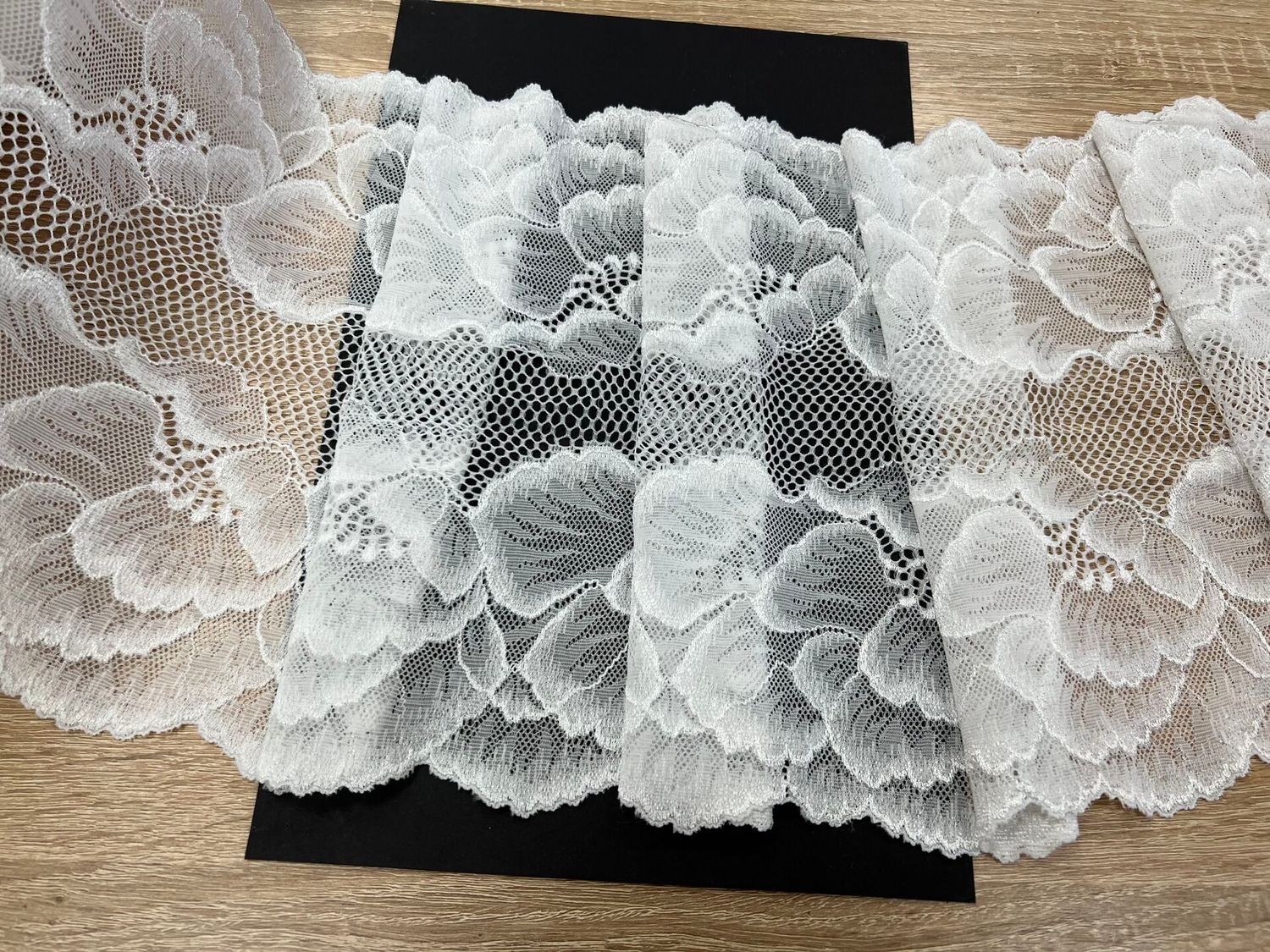 Elastic lace ecru 23cm