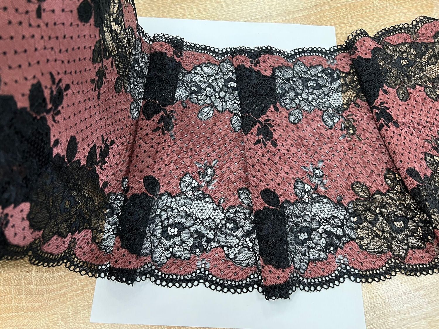 Elastic lace black/marsala 23cm