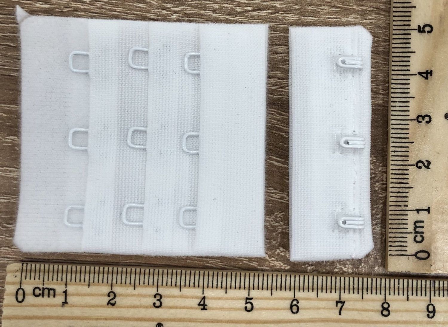 Lingerie clasp TK-607/3x3 white (10 pairs)