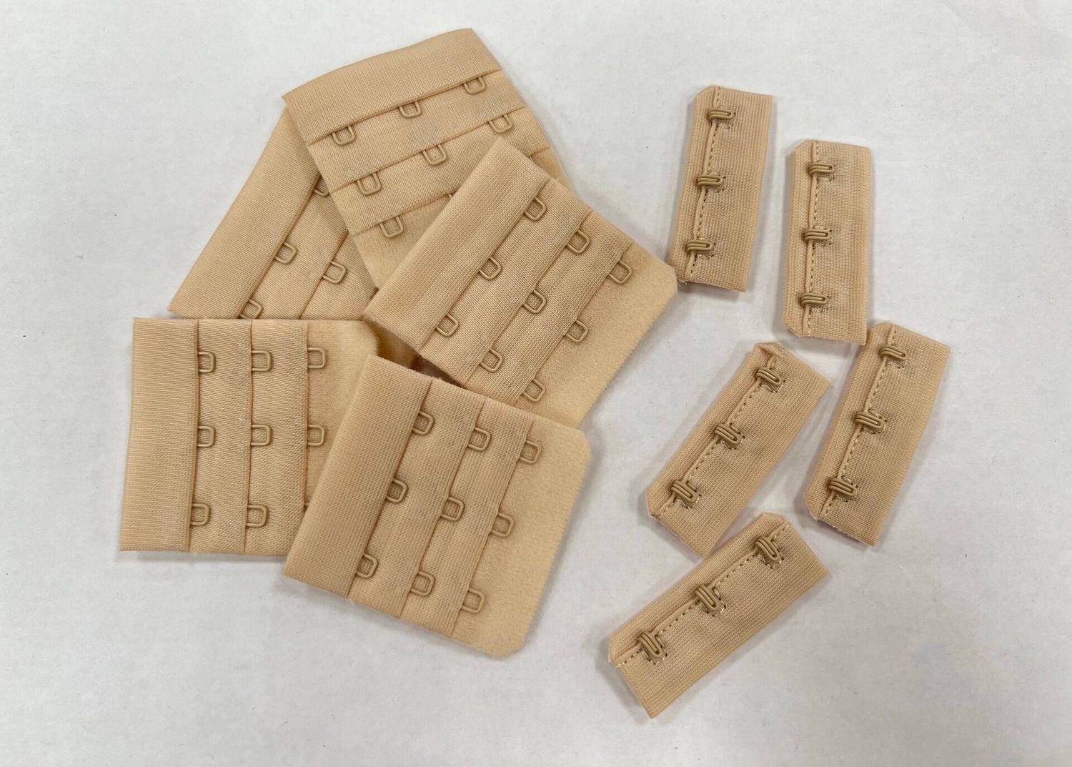 Lingerie clasp beige (10 pairs)