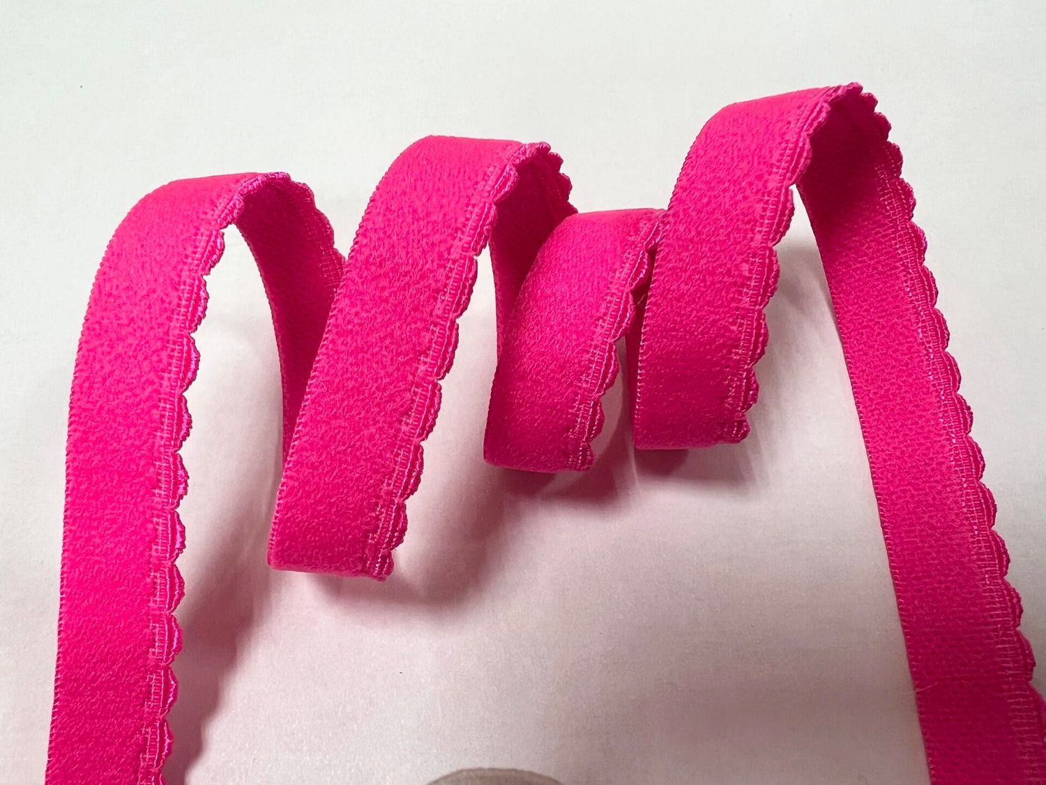 Decorative lingerie elastic 12mm pink neon (50m)