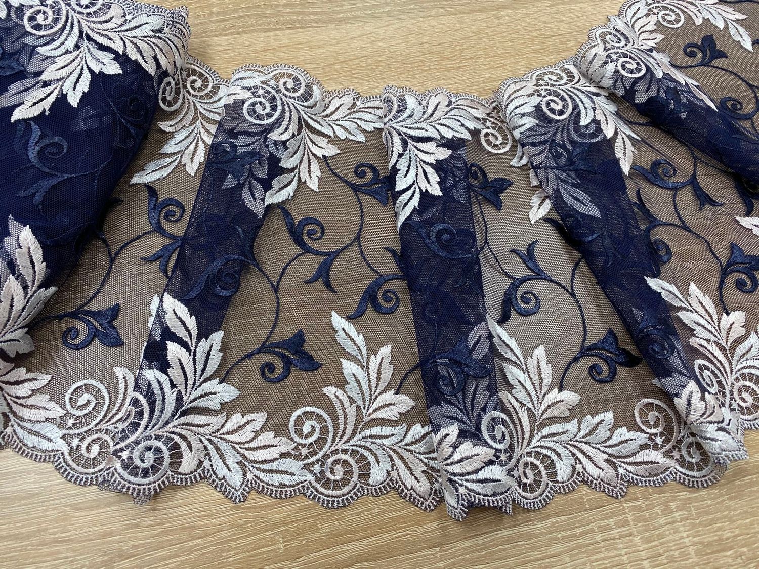 Embroidered mesh lace 22cm dark.blue/white/dusty pink JN