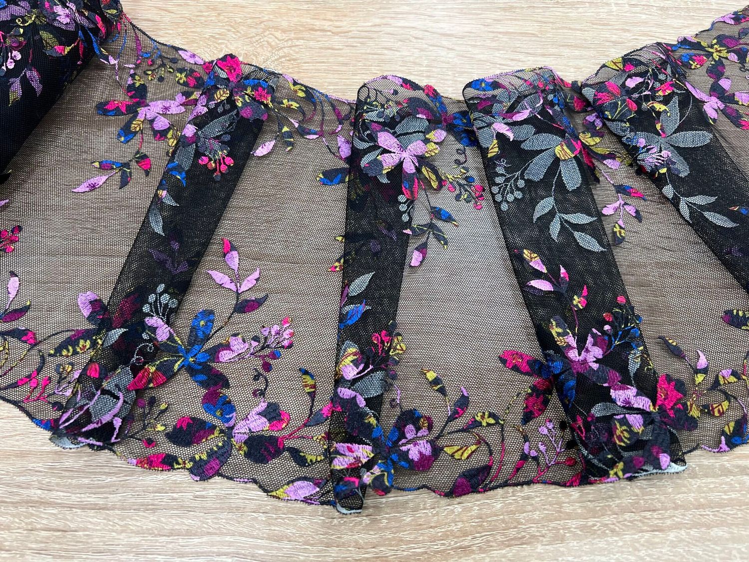 Embroidered mesh lace EM-436 black/multicolor