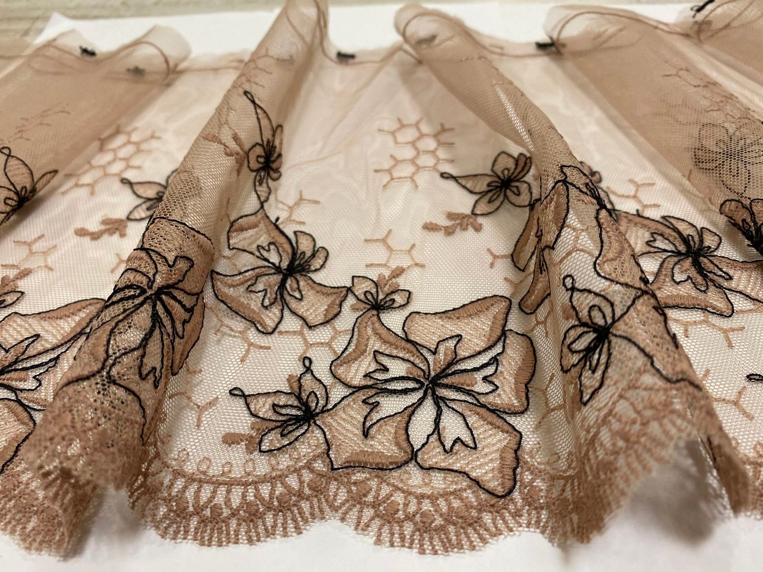 Embroidered mesh lace JN-1107 coffee-beige/black