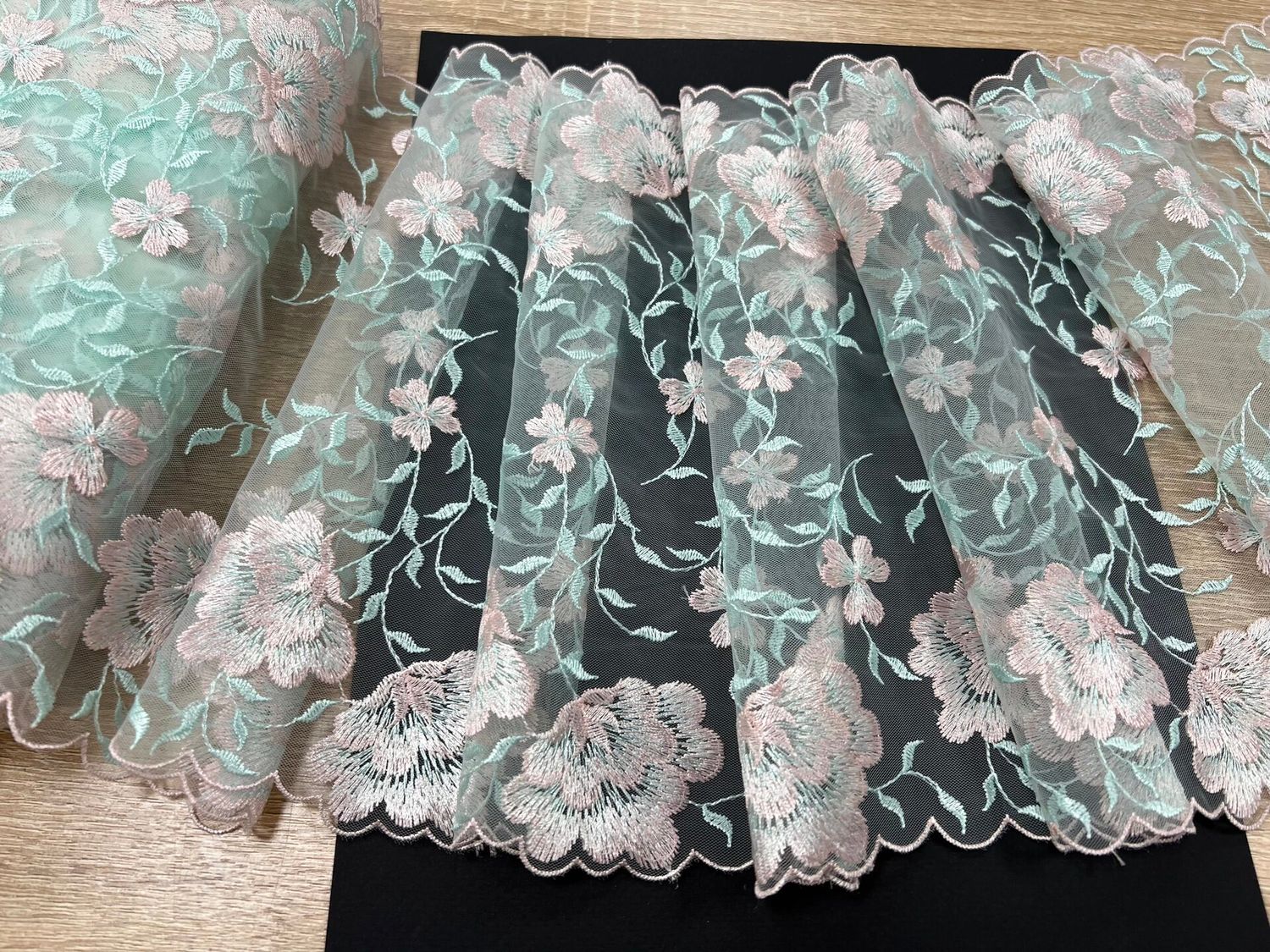 Embroidered mesh lace LV-7560 menthol/light.pink