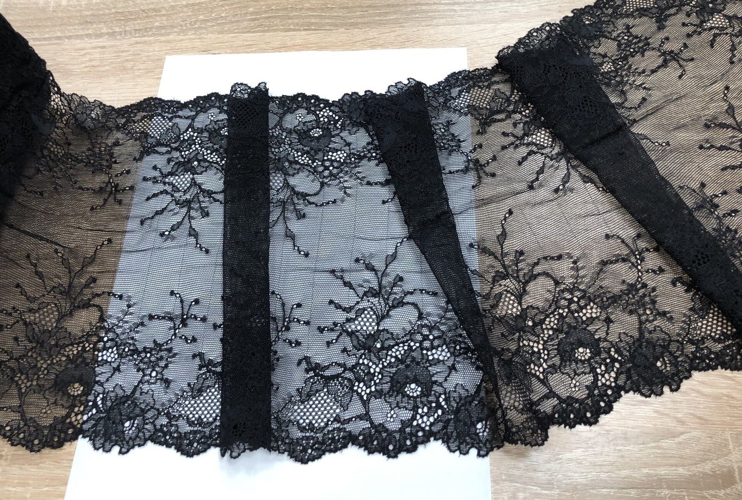 Elastic lace black 23cm