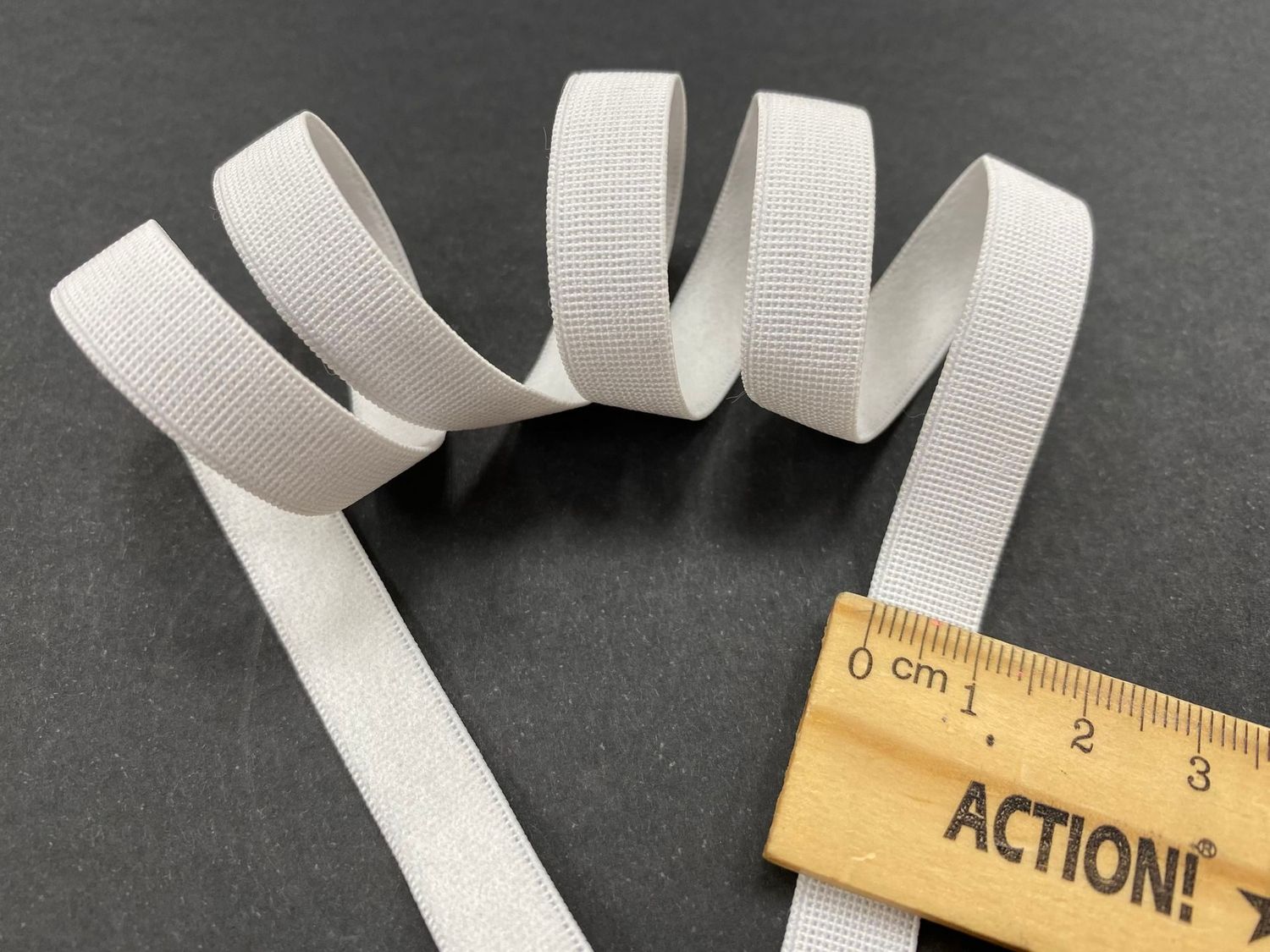 Underbust elastic lingerie 10mm Lily white (white shade grey) (50m)