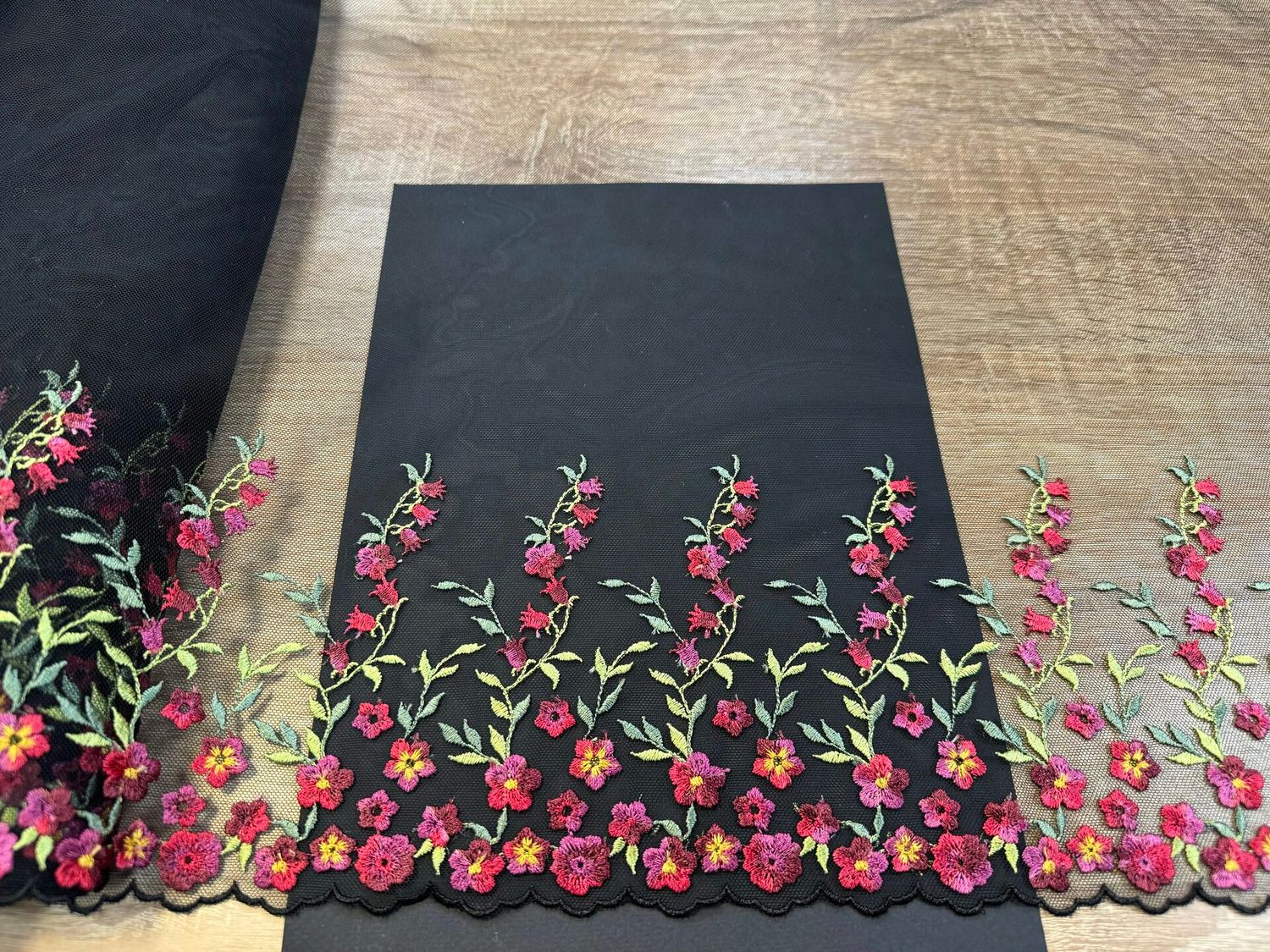Embroidered mesh lace AG-320 black/multicolor