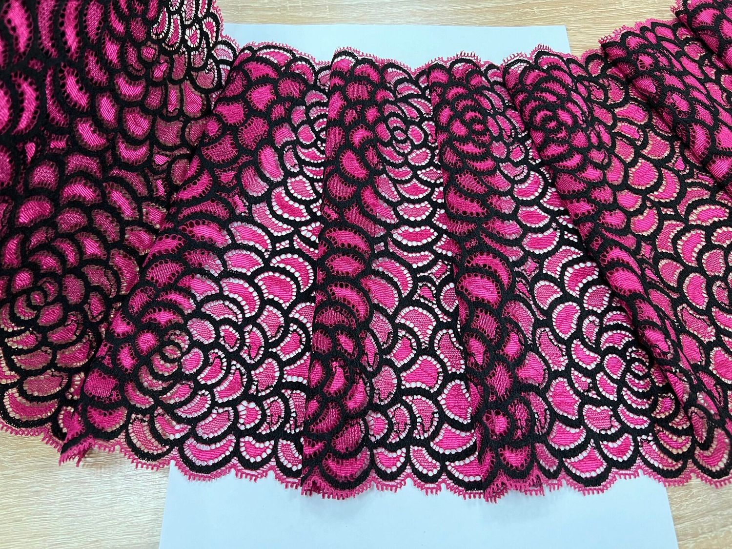 Elastic lace LV-7558 fuchsia/black