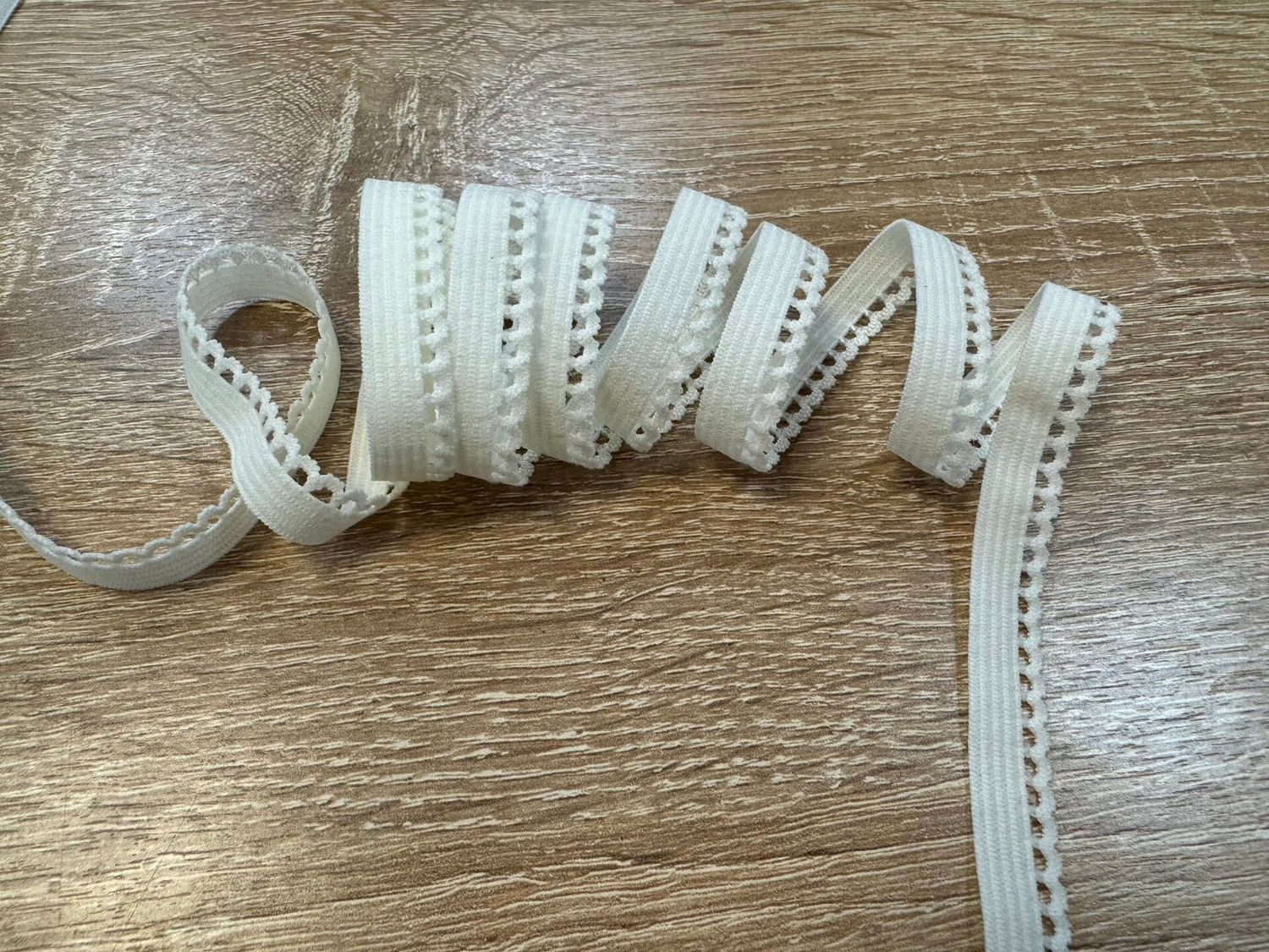 Decorative lingerie elastic champagne 10mm (50m)