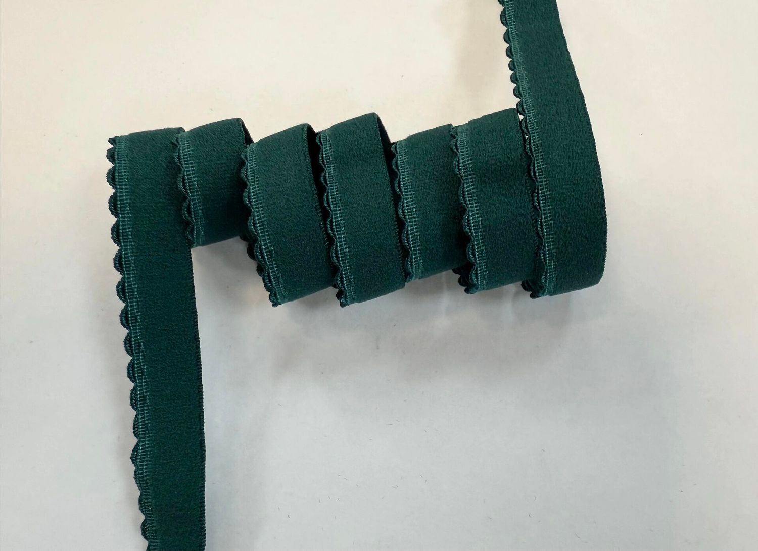 Decorative lingerie elastic 12 Z 5040 dark green (50m)
