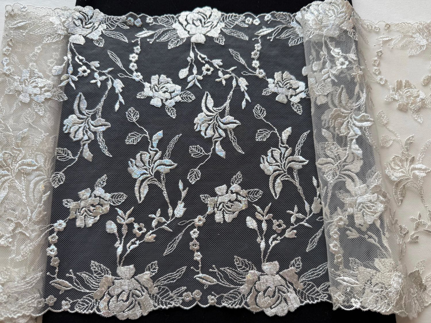 Embroidered mesh lace AL-707 ecru/lurex