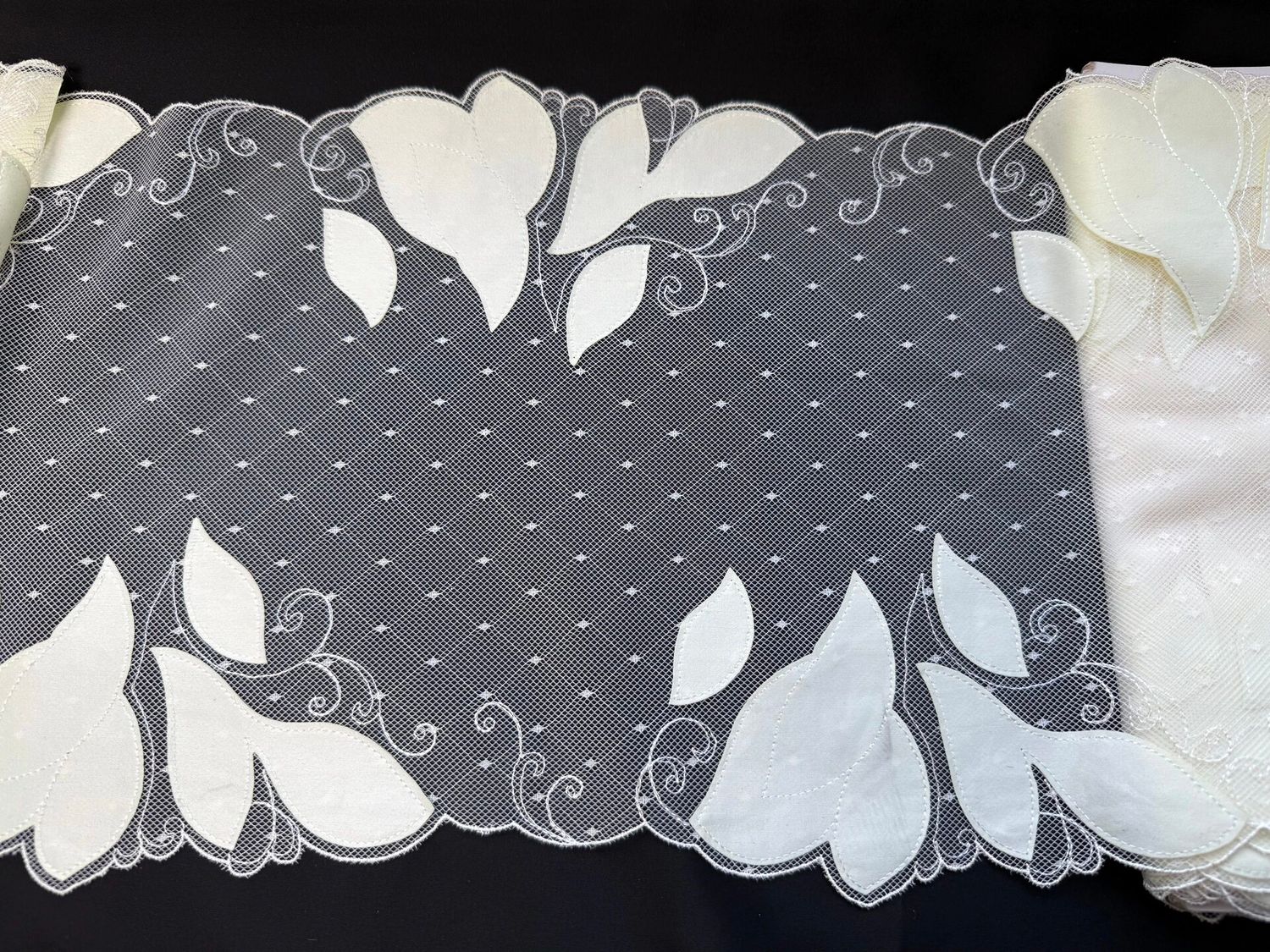 Embroidered mesh lace Di-461 champagne/satin flowers