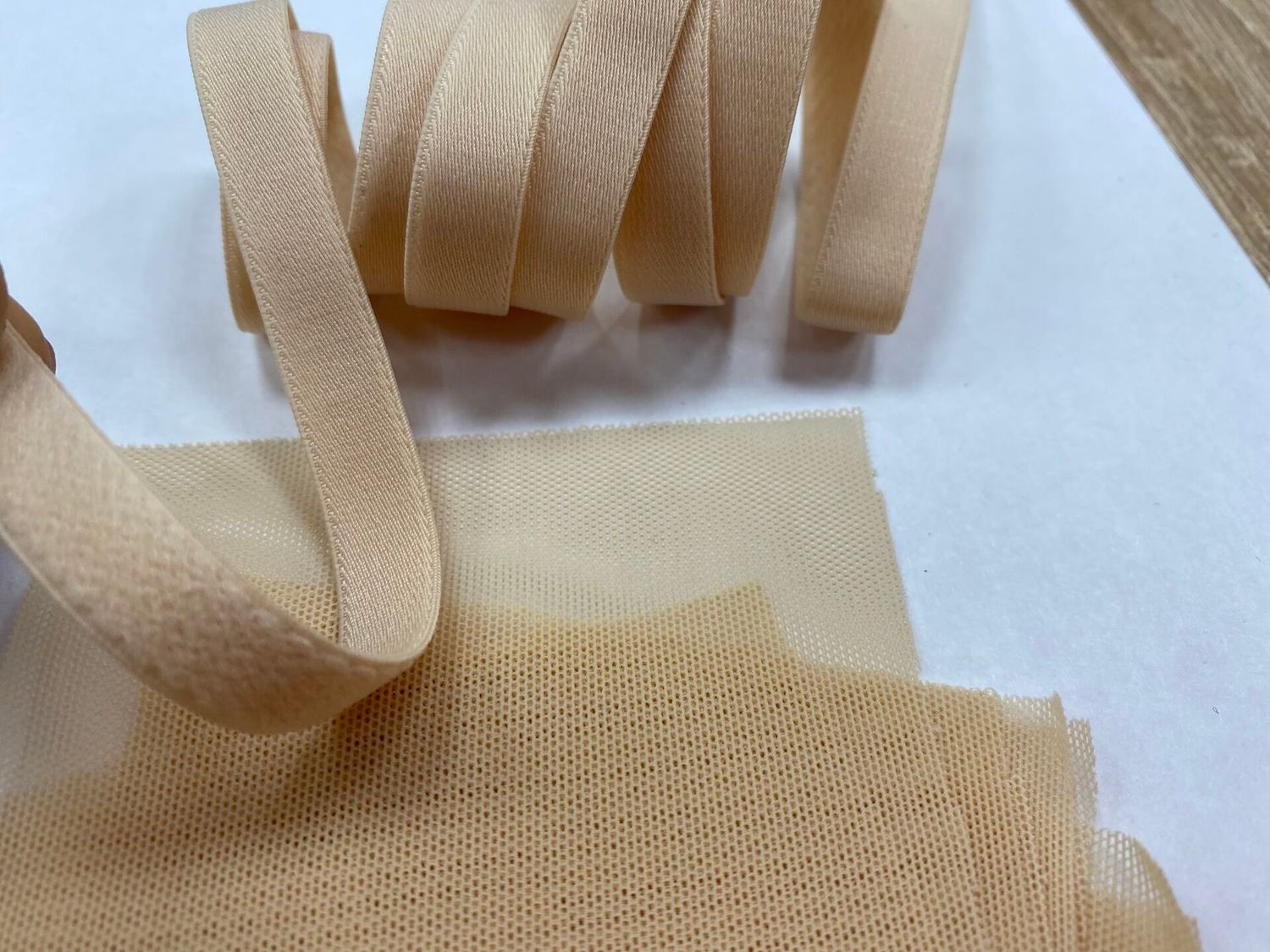 bra strap elastic beige 126 , matte 50 meters