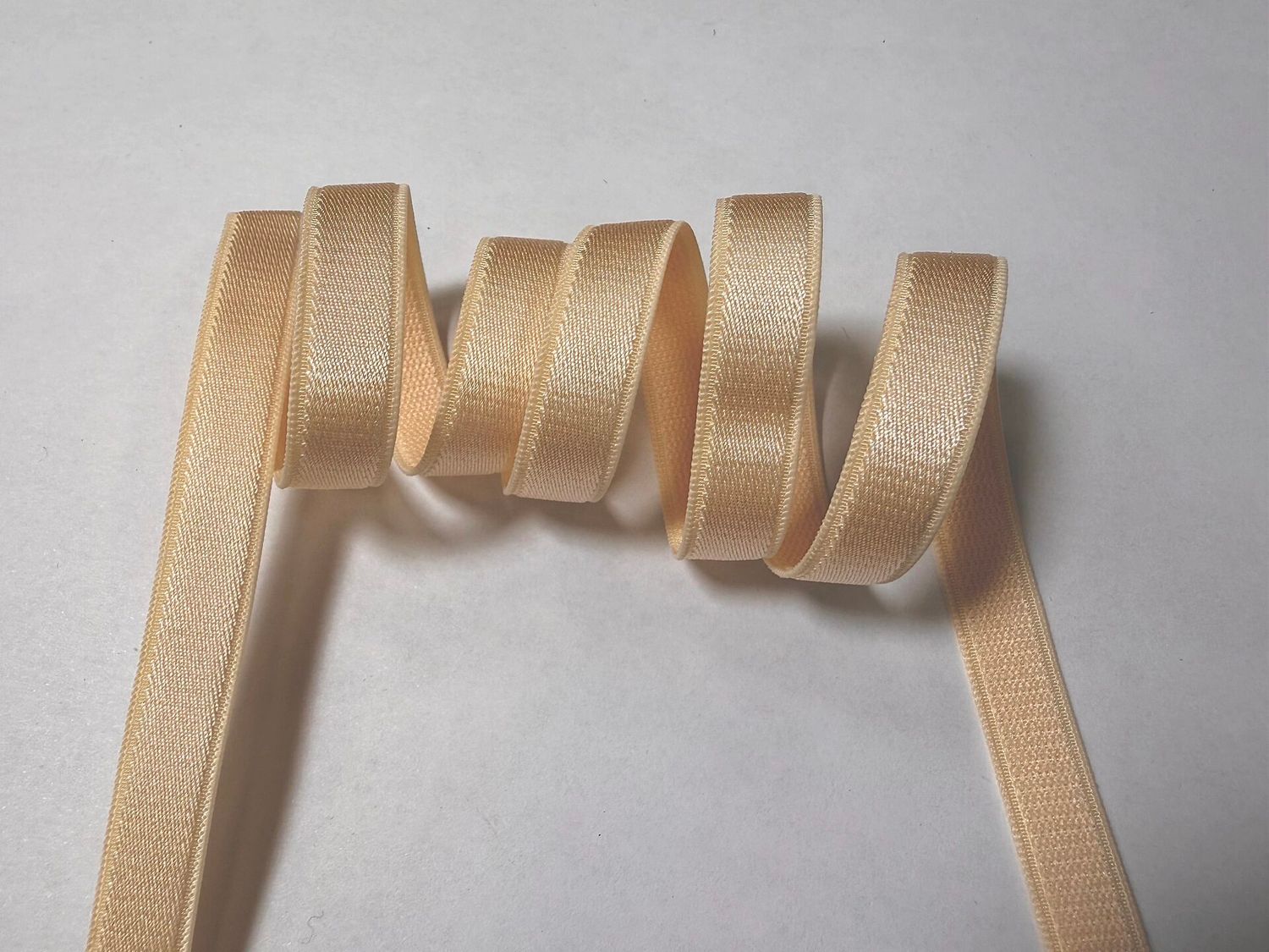 bra strap elastic персиково-beige glossy 50 meters