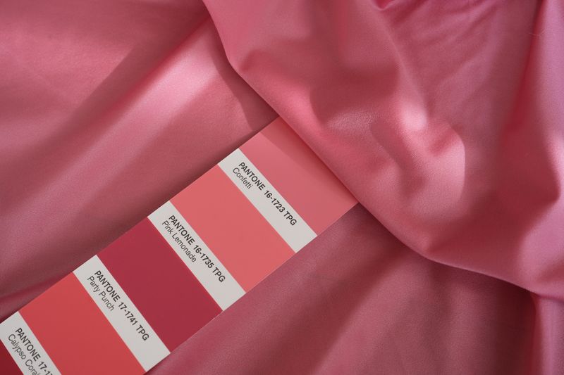 Confetti Satin Stretch Microfiber 150 cm 131 g/m² Lauma