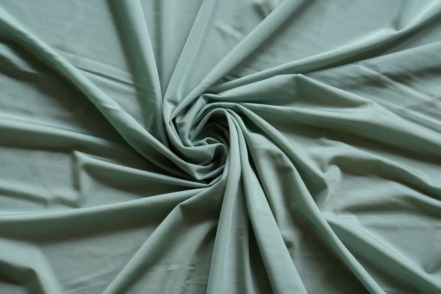 Frostiges Grün Satin-Mikrofaser Stretch 150 cm 131 g/m² Lauma
