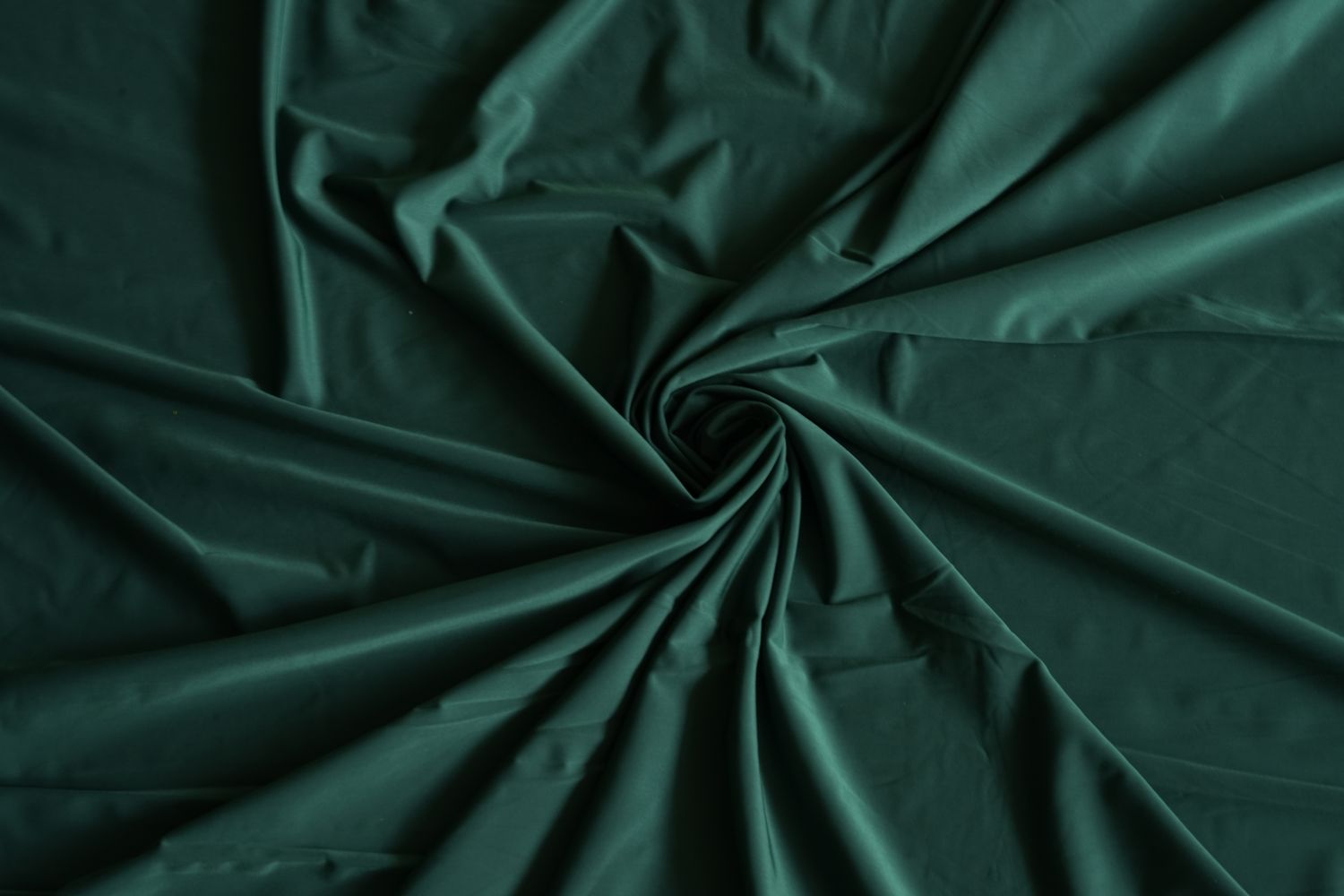 Galapagos Green Satin Stretch Microfiber 150 cm 131 g/m² Lauma