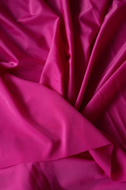 Fuchsia Satin Stretch Microfiber 150 cm 131 g/m² Lauma