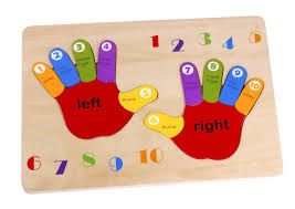 762-0008 - Toysters Colorful Hand Puzzle