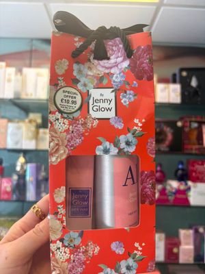 Jenny Glow: Her Way 2pc Floral Gift Bag - Inspired by Giorgio Armani My Way Jenny Glow: Her Way 2pc Floral Gift Bag - Inspired by Giorgio Armani My Way
