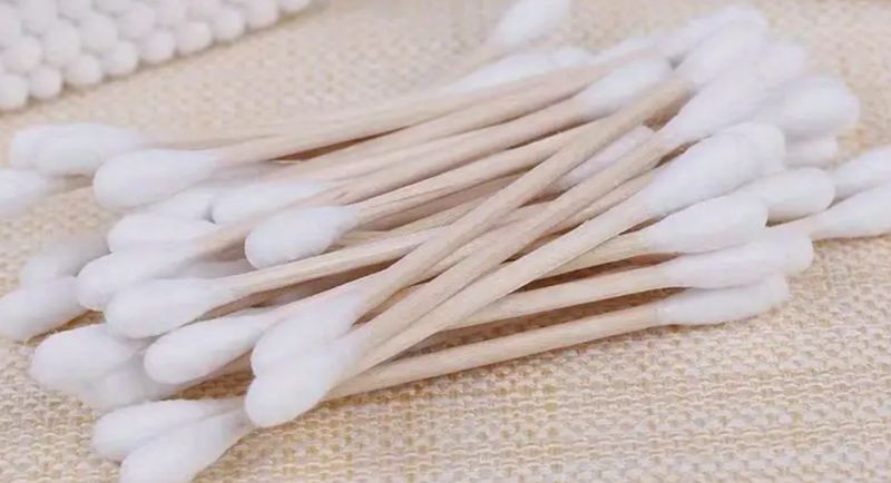 Q-Tip Swabs