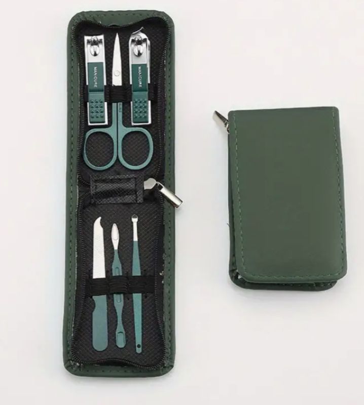 Portable Stainless Steel Deluxe Manicure Kit