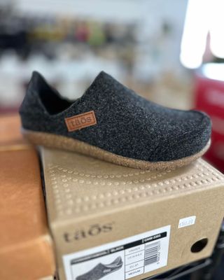 W Slippers