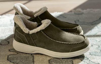 M Slippers