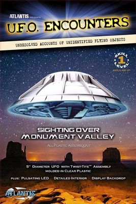 Atlantis UFO Encounters - Sighting Over Monument Valley model kit w/ pulsing LED