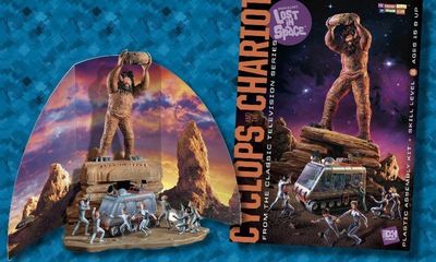 Doll &amp; Hobby Lost in Space Cyclops and The Chariot model kit