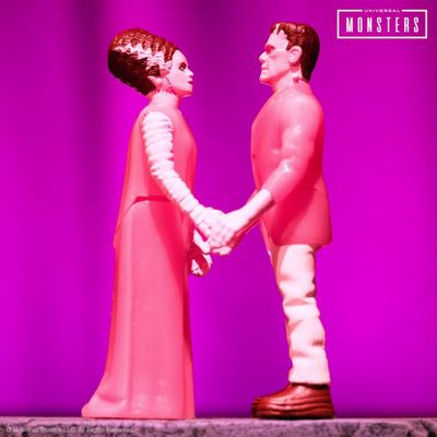 Super7 ReAction Frankenstein &amp; Bride of Frankenstein 2-Pack Valentine Heart Box Pink Glow Action Figures