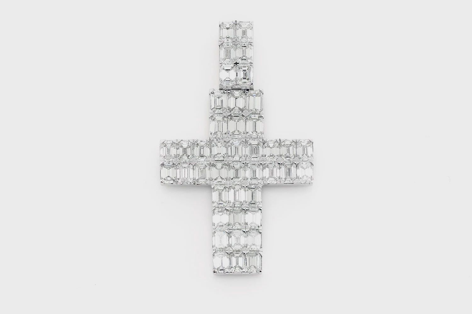 EMERALD CROSS DIAMOND PENDANT 14K SOLID GOLD 6.00CTW, Color: White Gold, Diamonds: VS
