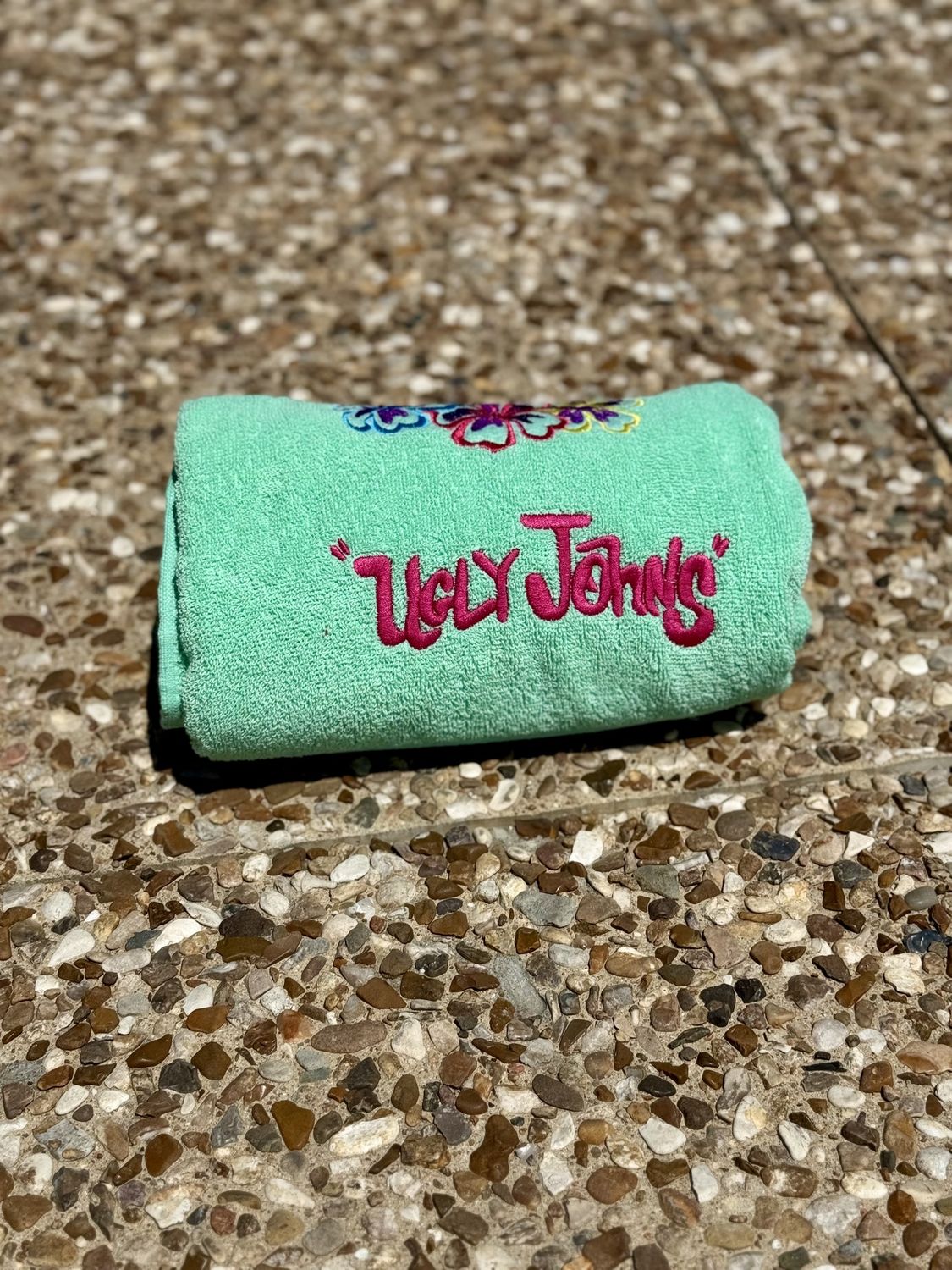 Ugly Johns Beach Towel, Color: Green &amp; Pink