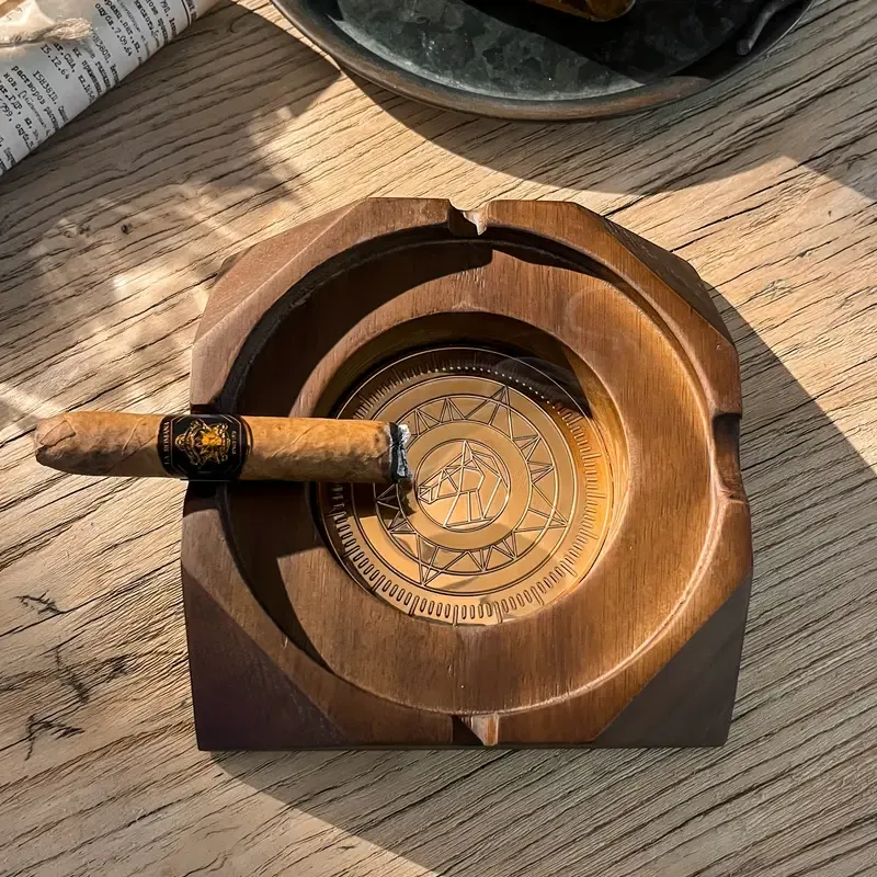 Uniquora Holz-Zigarrenaschebecher