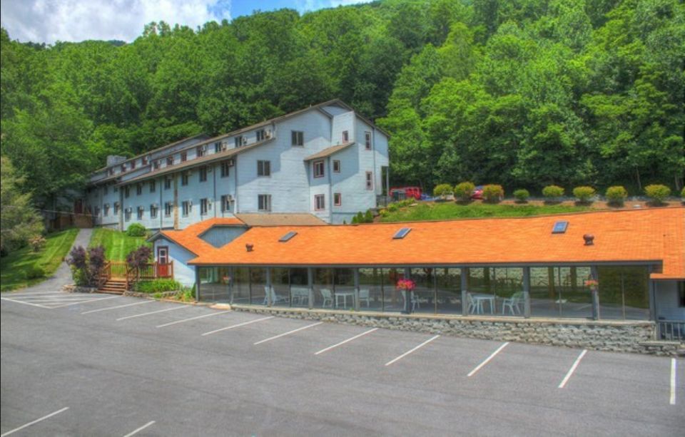 Smoketree Lodge