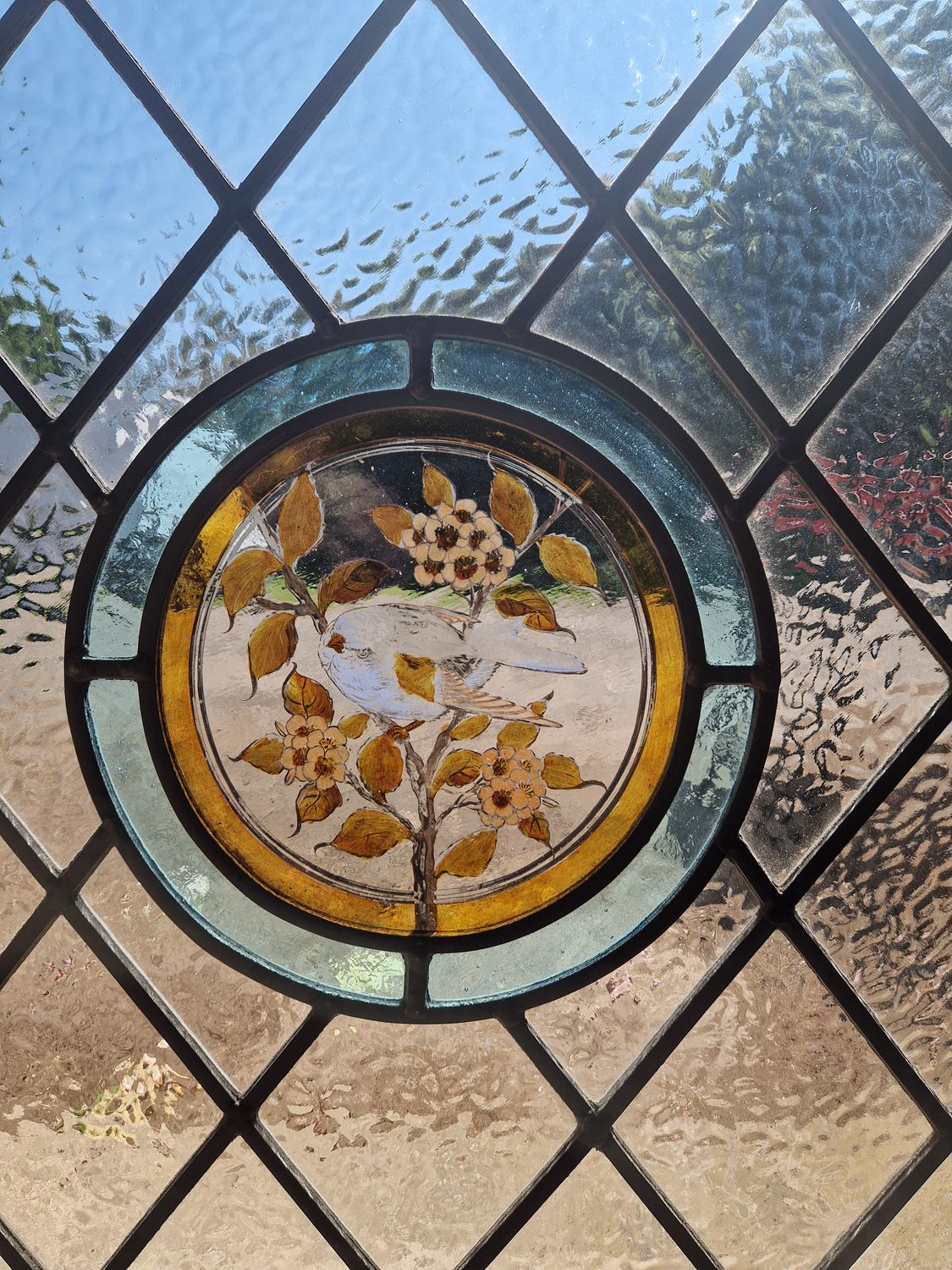 Hand Painted - Bird Center Roundel - ( 508mm wide x 486mm high )